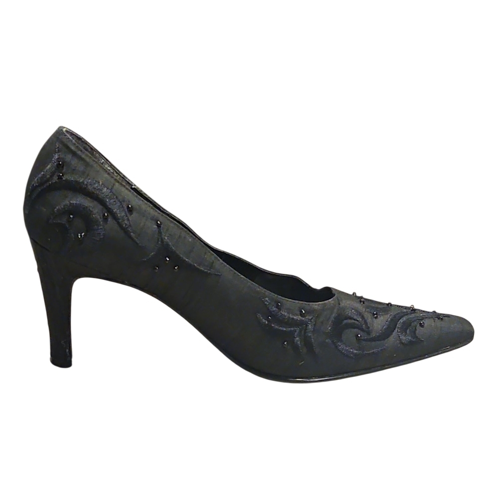 J. Renee Elegant Black Pumps - Picture 6 of 7